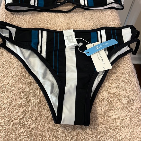 NWT TWO PIECE BATHING SUIT - Picture 2 of 7